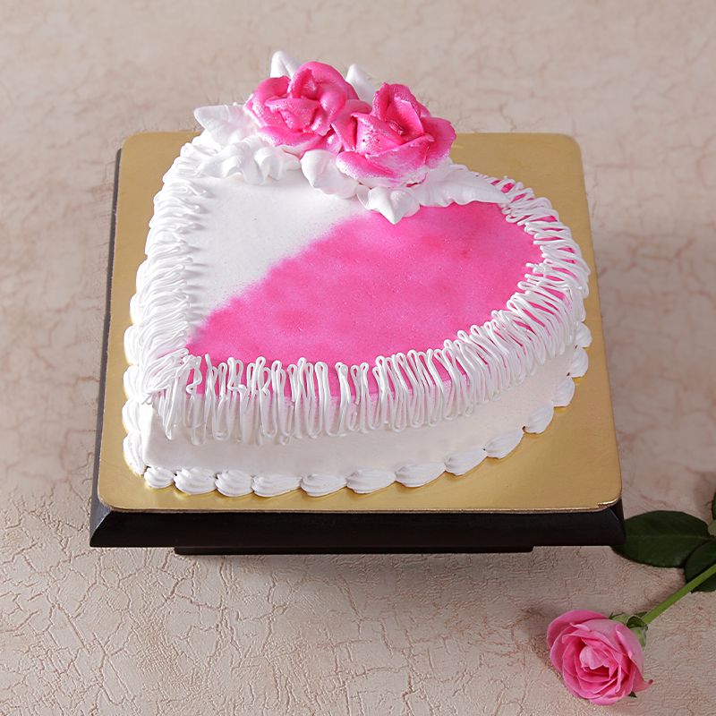 One kg Eggless Butter Cream Strawberry Cake