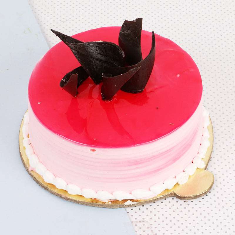 Fresh Cream Half kg  Strawberry Cake Online